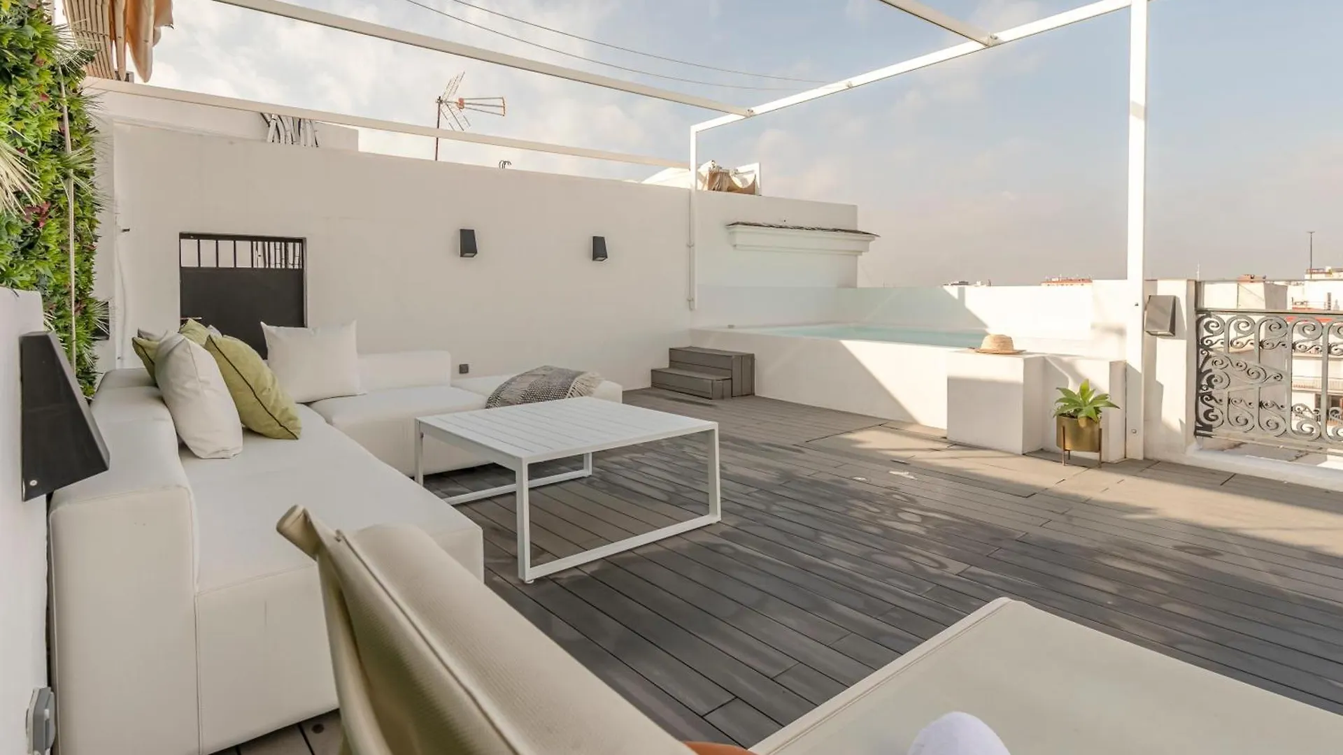 Isg Apartments Modern Atticpool At The Cathedralfree Parking Σεβίλλη 0*,  Ισπανία