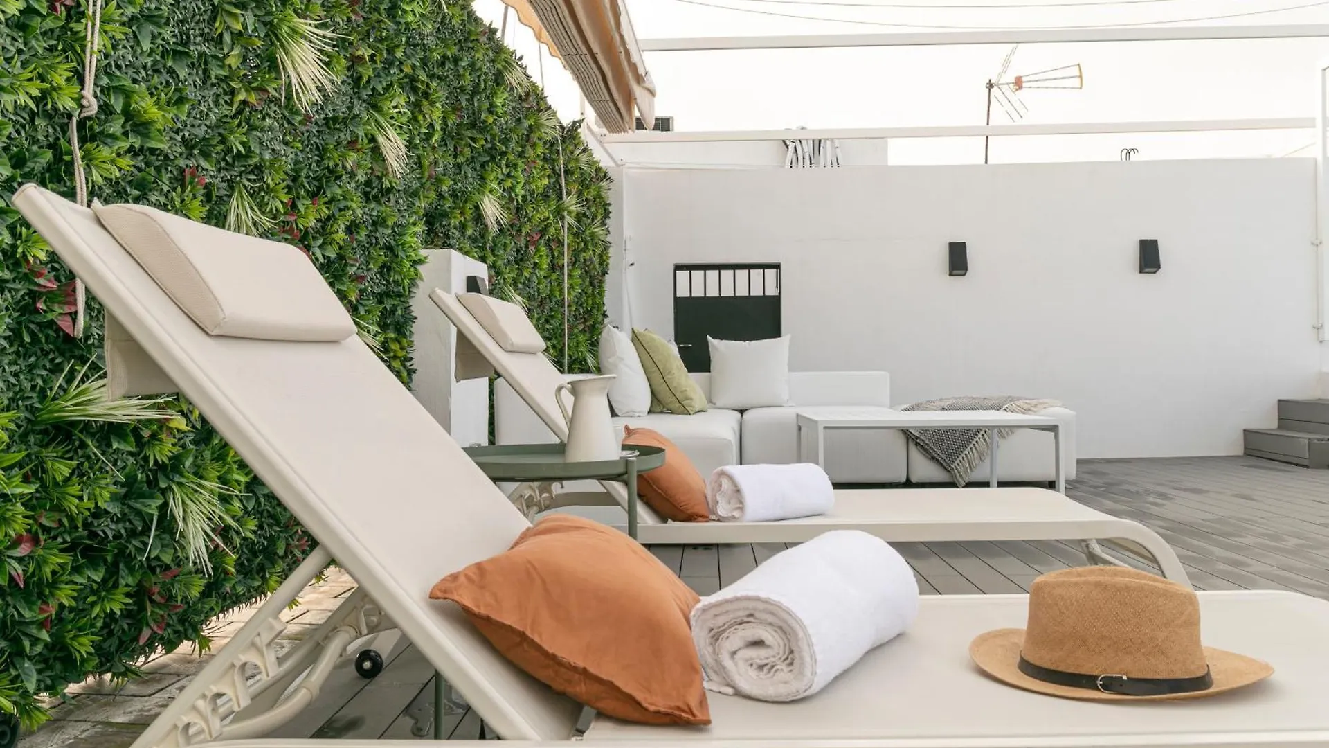 Isg Apartments Modern Atticpool At The Cathedralfree Parking Sevilha Espanha