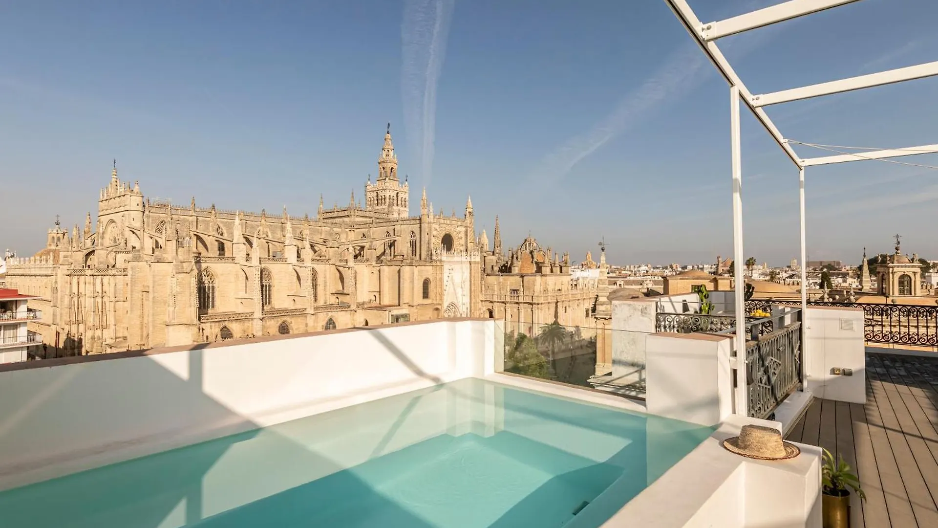 Isg Apartments Modern Atticpool At The Cathedralfree Parking Sevilha