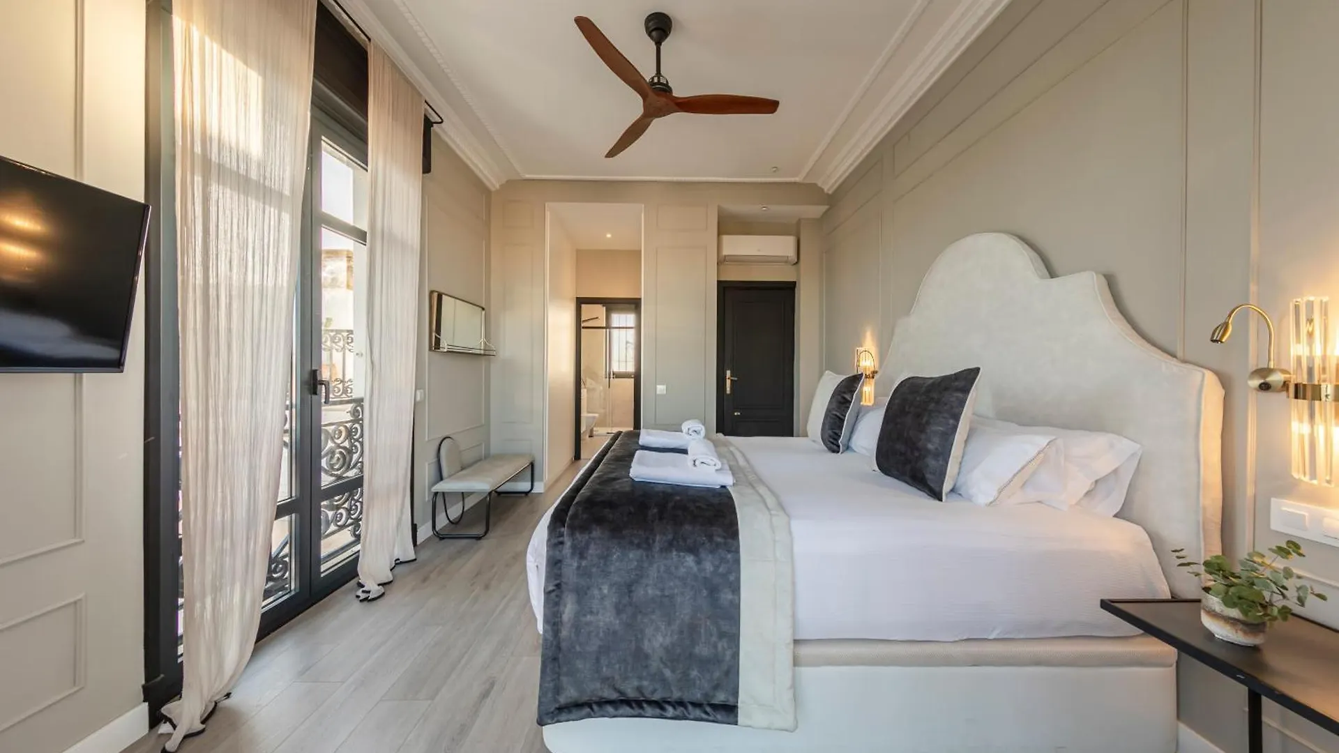 Isg Apartments Modern Atticpool At The Cathedralfree Parking Sevilha Espanha