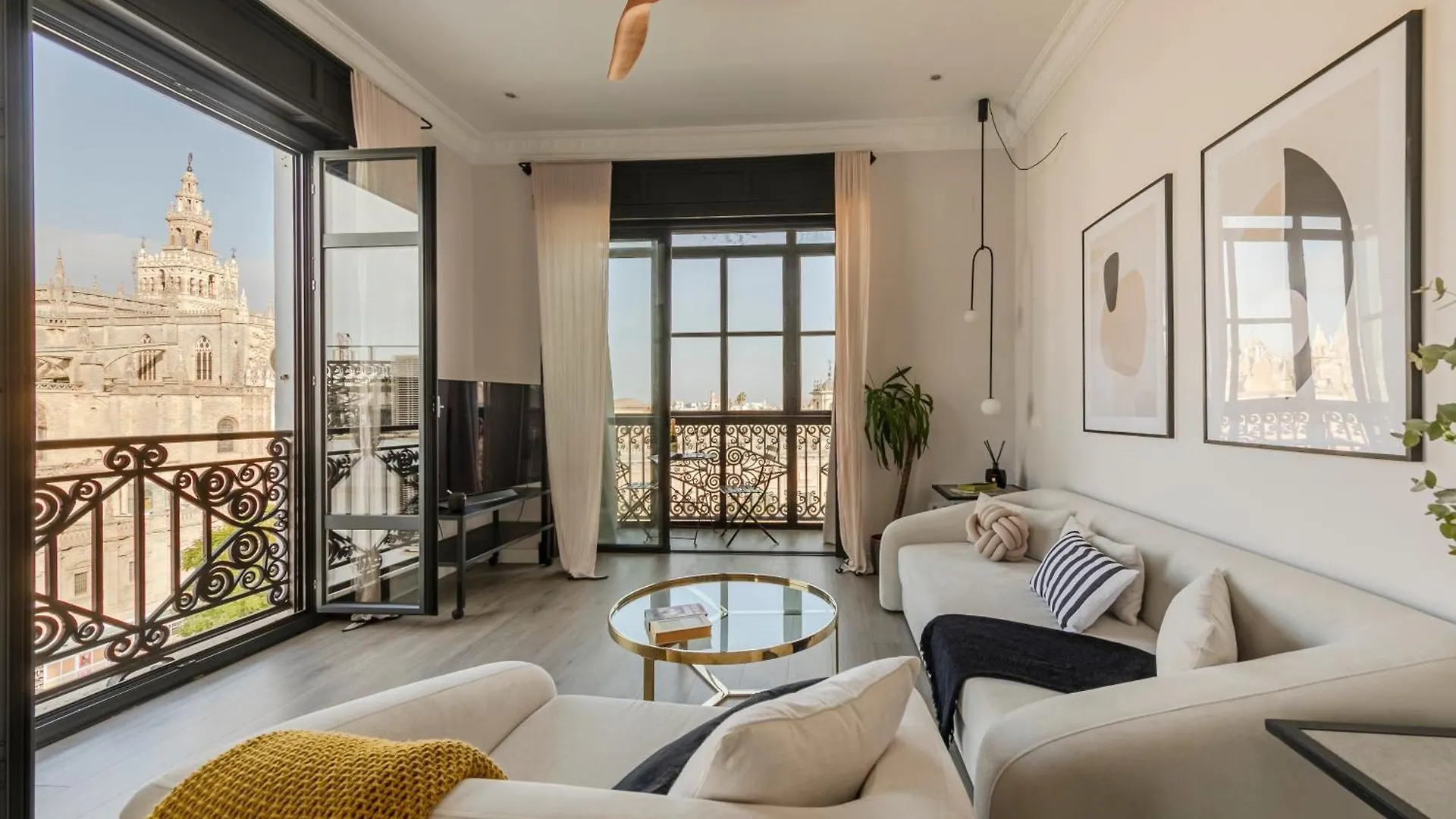 Isg Apartments Modern Atticpool At The Cathedralfree Parking Sevilha 0*,