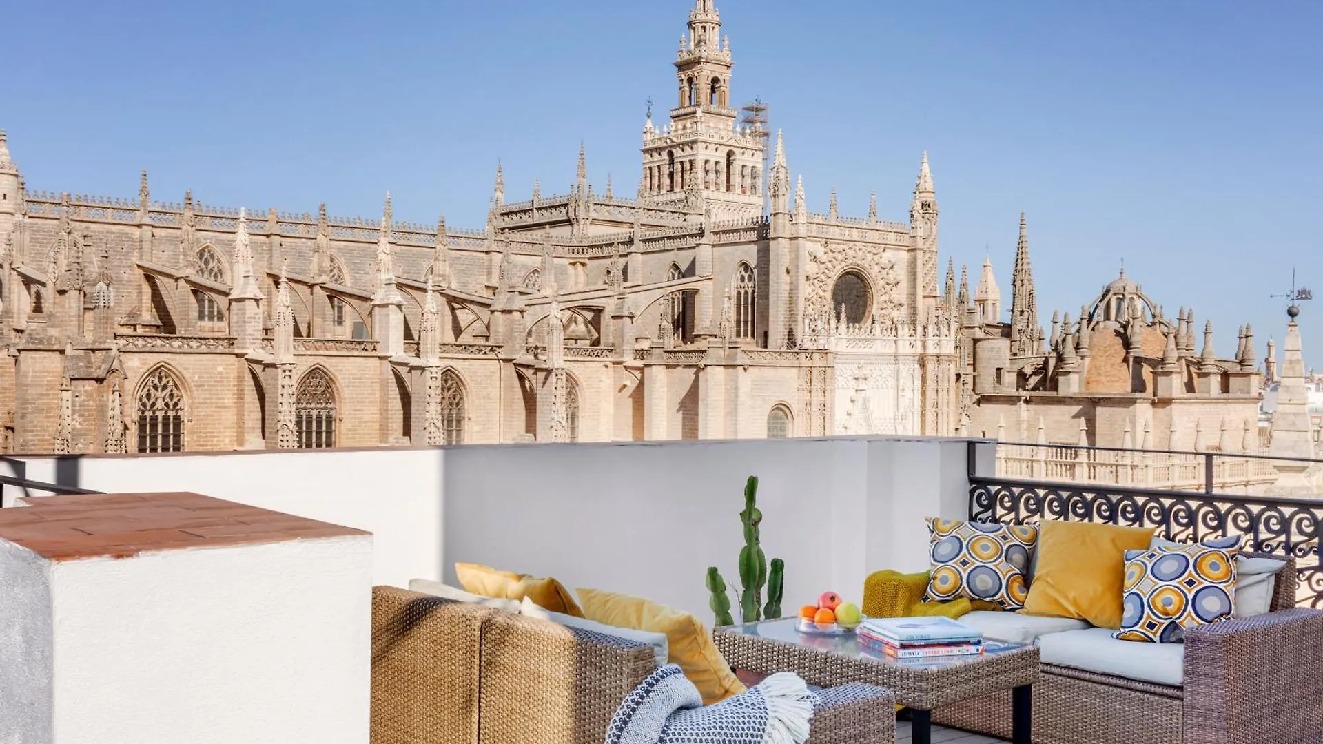 Isg Apartments Modern Atticpool At The Cathedralfree Parking Sevilha
