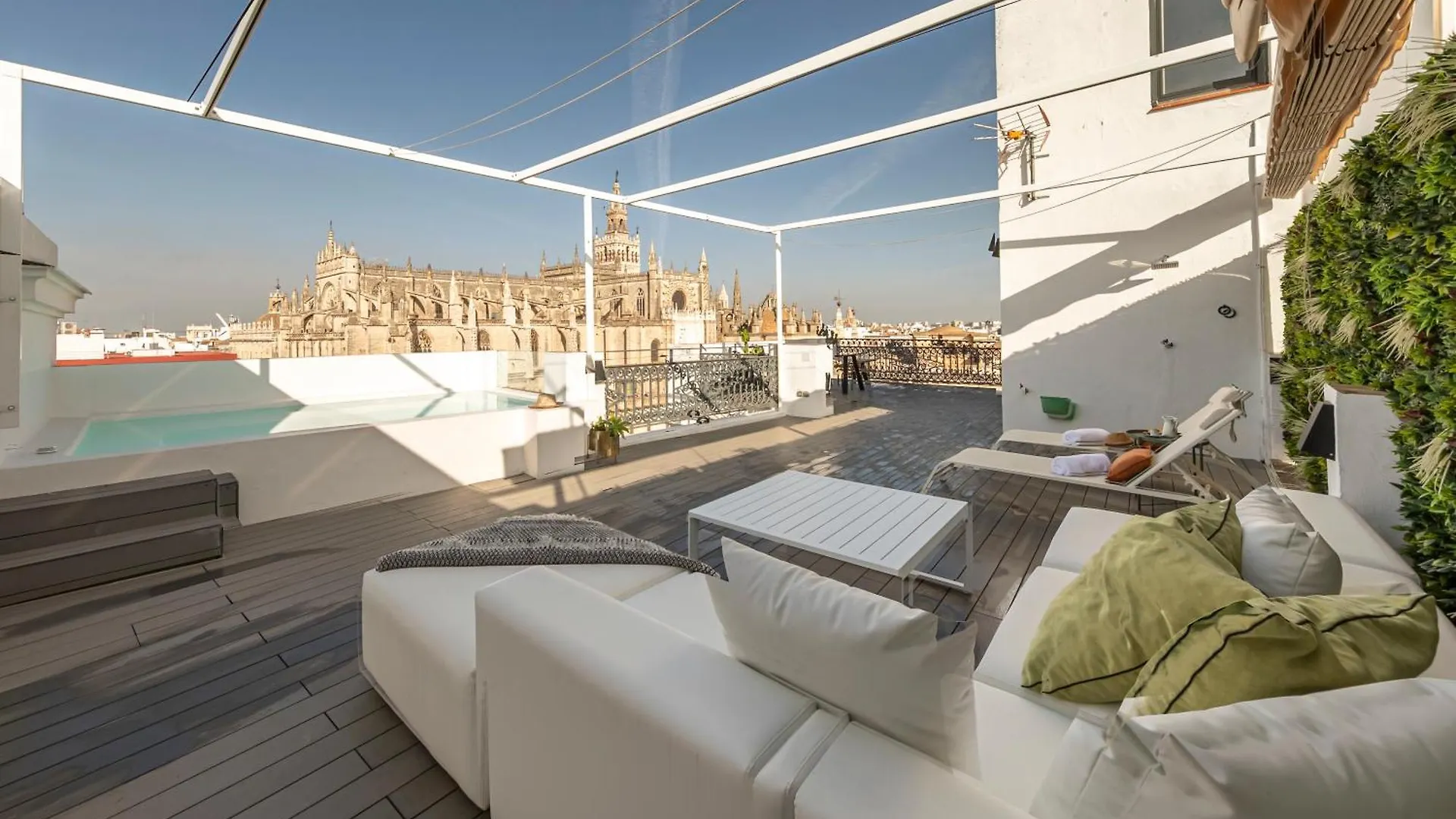 Isg Apartments Modern Atticpool At The Cathedralfree Parking Sevilla