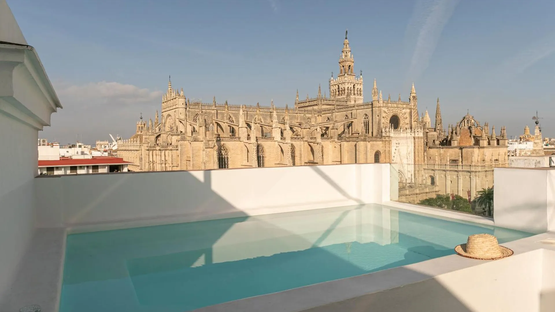 Isg Apartments Modern Atticpool At The Cathedralfree Parking Sevilla