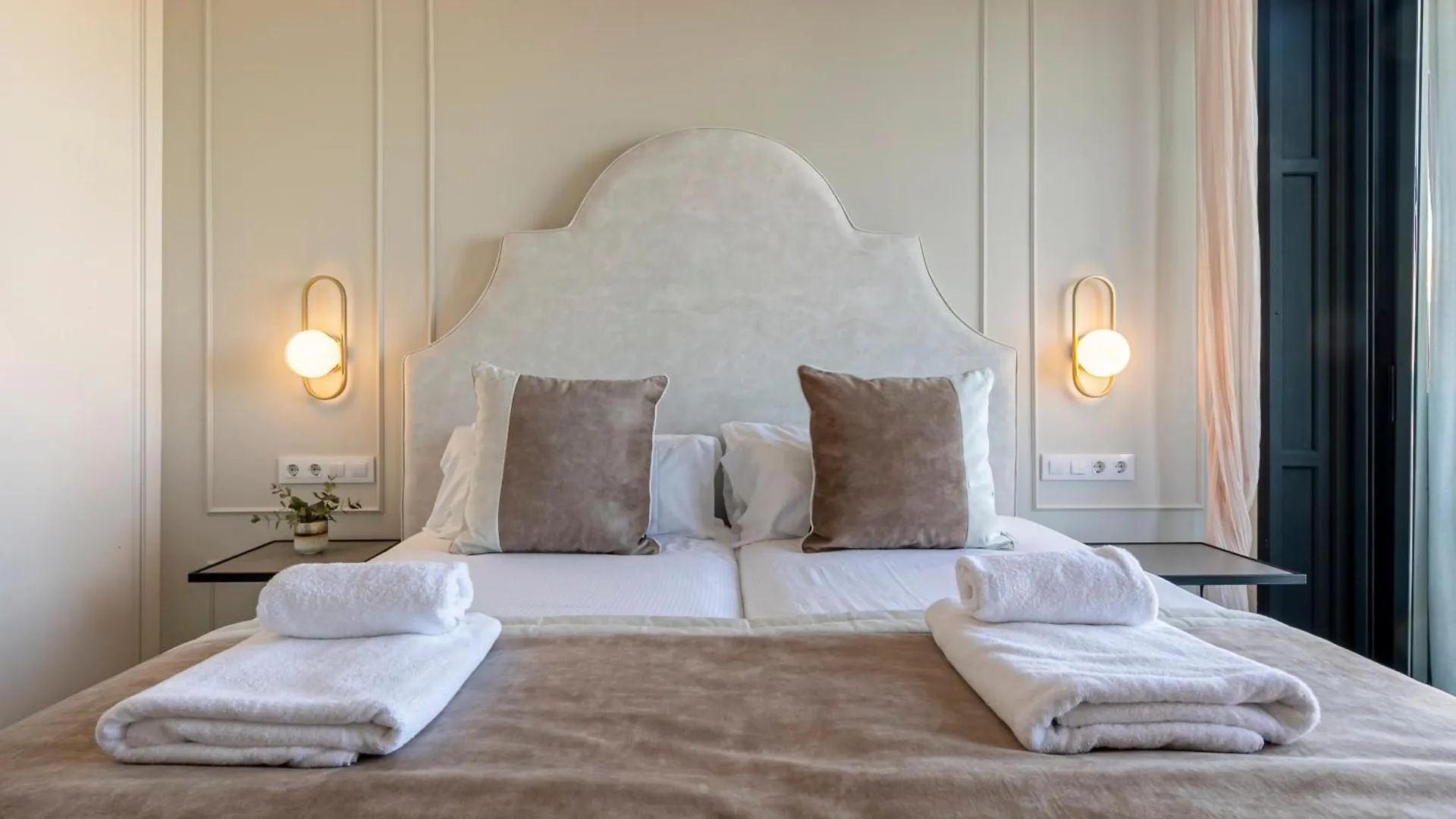 Isg Apartments Modern Atticpool At The Cathedralfree Parking Sevilla