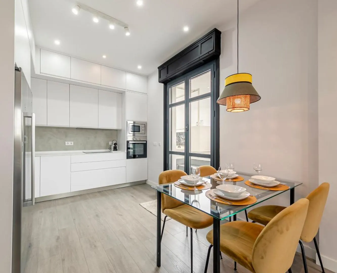 Isg Apartments Modern Atticpool At The Cathedralfree Parking Sevilla Spanien
