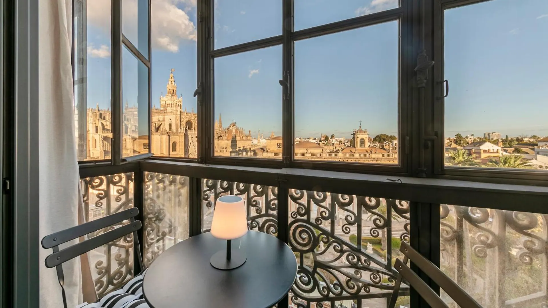 Isg Apartments Modern Atticpool At The Cathedralfree Parking Sevilla 0*,  Spanien