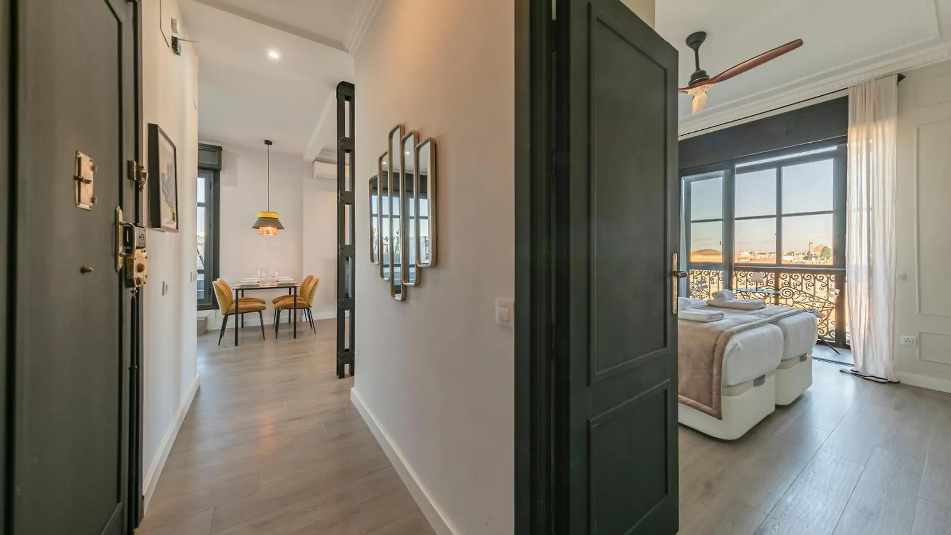 Isg Apartments Modern Atticpool At The Cathedralfree Parking Sevilla 0*,