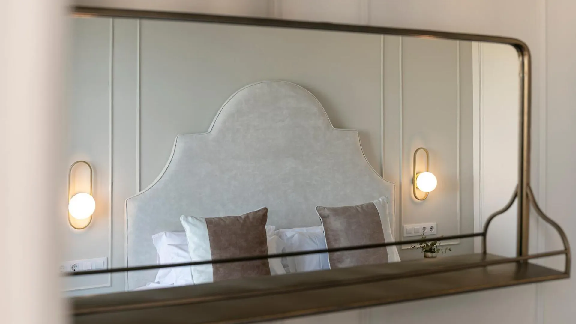 Isg Apartments Modern Atticpool At The Cathedralfree Parking Sevilla 0*,